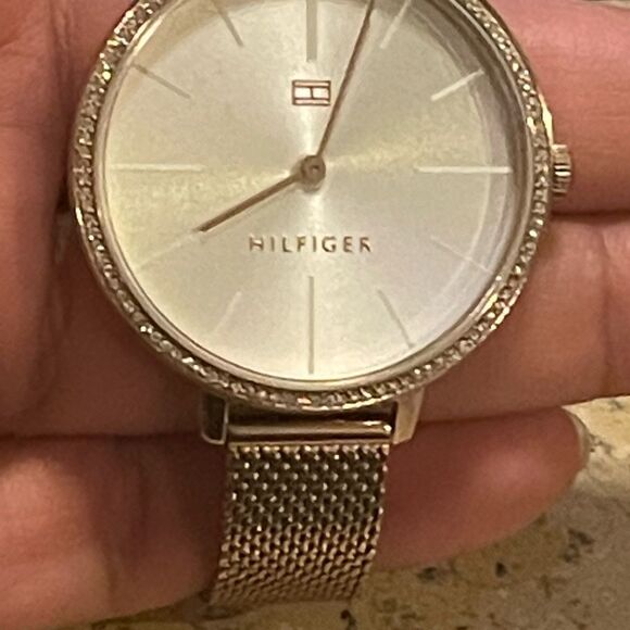 NWOB Tommy Hilfiger rose gold mesh strap watch - Picture 6 of 7